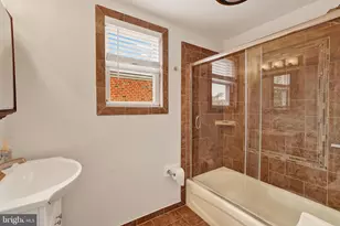 9247 Outlook Ave, Philadelphia, PA 19114 - Photo 17
