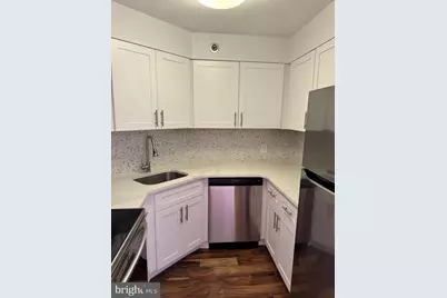 2018-2032 Walnut Street #7M, Philadelphia, PA 19103 - Photo 3