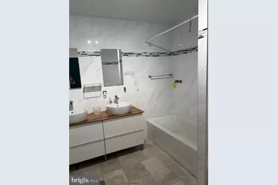 667 N 35th Street, Philadelphia, PA 19104 - Photo 17