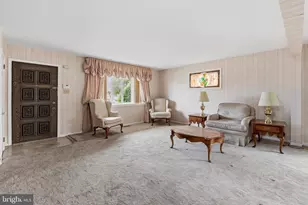 8027 Narvon St, Philadelphia, PA 19136 - Photo 3