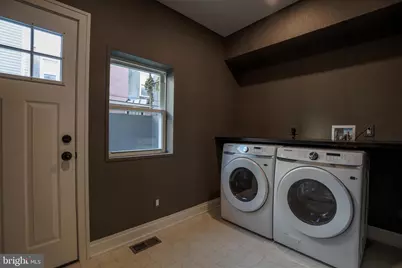 526 Moore Street, Philadelphia, PA 19148 - Photo 9