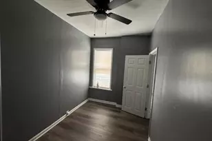 1038 W Monmouth St, Philadelphia, PA 19133 - Photo 9