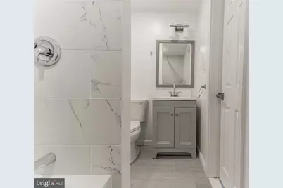 2401 S Alder Street #2, Philadelphia, PA 19148 - Photo 9