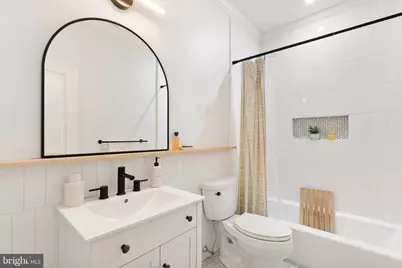 242 S 13th Street #E, Philadelphia, PA 19107 - Photo 13
