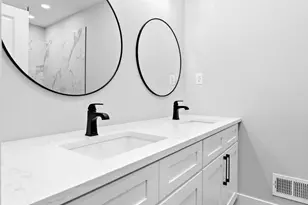 861 N 15th St, Philadelphia, PA 19130 - Photo 35