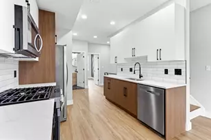 861 N 15th St, Philadelphia, PA 19130 - Photo 23