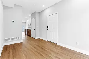 861 N 15th St, Philadelphia, PA 19130 - Photo 3