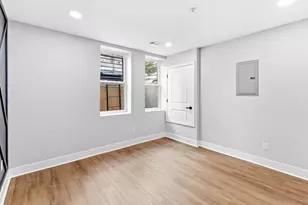 861 N 15th St, Philadelphia, PA 19130 - Photo 11