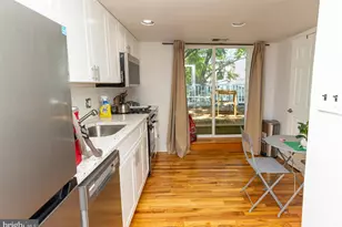 1915 Pemberton St, Philadelphia, PA 19146 - Photo 9