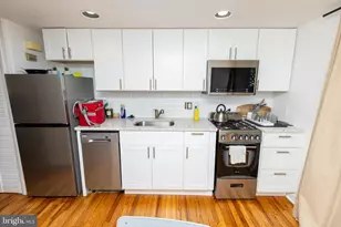 1915 Pemberton St, Philadelphia, PA 19146 - Photo 9