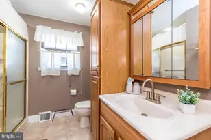 741 Brighton St, Philadelphia, PA 19111 - Photo 15