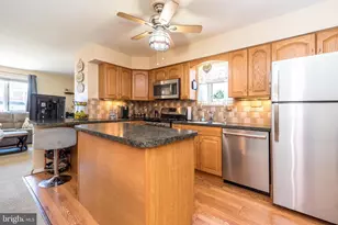 741 Brighton St, Philadelphia, PA 19111 - Photo 7