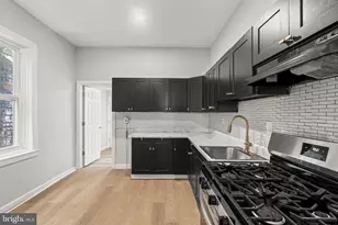 2423 N Myrtlewood St, Philadelphia, PA 19132 - Photo 15