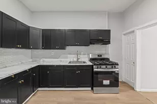 2423 N Myrtlewood St, Philadelphia, PA 19132 - Photo 17