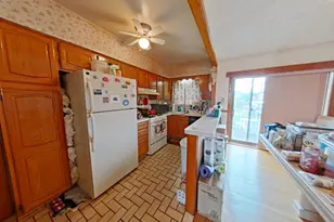 7411 Elmwood Ave, Philadelphia, PA 19153 - Photo 13