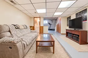 7411 Elmwood Ave, Philadelphia, PA 19153 - Photo 9