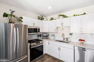 340 Monroe St, Philadelphia, PA 19147 - Photo 15