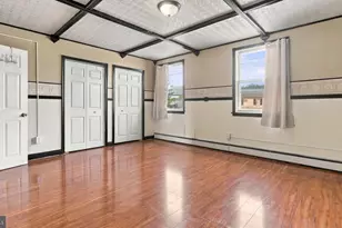 10025 S Canterbury Rd, Philadelphia, PA 19114 - Photo 19