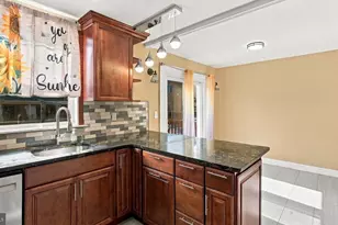 10025 S Canterbury Rd, Philadelphia, PA 19114 - Photo 13