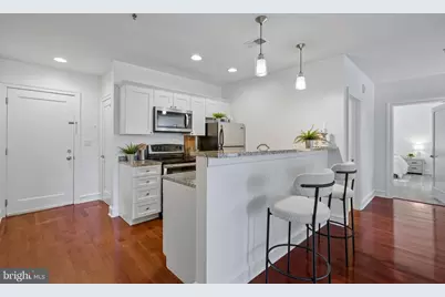 1811 Chestnut Street #402, Philadelphia, PA 19103 - Photo 11