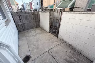 2328 S Warnock St, Philadelphia, PA 19148 - Photo 13