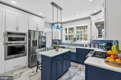 18 W Gravers Lane, Philadelphia, PA 19118 - Photo 9