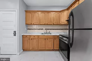 819 S 56th St, Philadelphia, PA 19143 - Photo 5