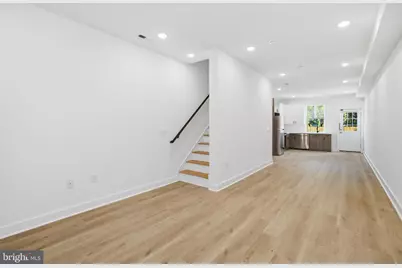 1020 W Arizona Street, Philadelphia, PA 19133 - Photo 1