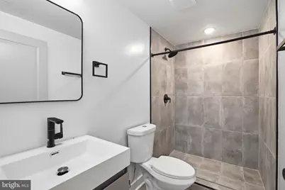 1020 W Arizona Street, Philadelphia, PA 19133 - Photo 11