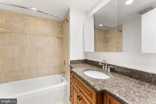 1326 Spruce St, Philadelphia, PA 19107 - Photo 13