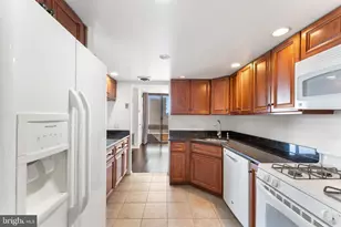 1326 Spruce St, Philadelphia, PA 19107 - Photo 7