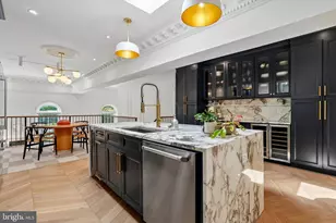 1035 Spruce St, Philadelphia, PA 19107 - Photo 9