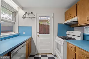 2433 Aspen St, Philadelphia, PA 19130 - Photo 15