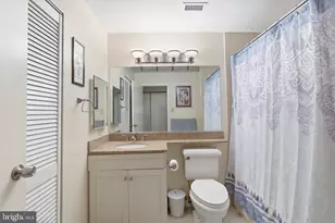 242941 Locust St, Philadelphia, PA 19103 - Photo 19