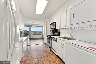 2401 Pennsylvania Avenue #11B21, Philadelphia, PA 19130 - Photo 15