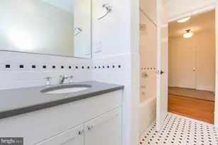 1520 Spruce St, Philadelphia, PA 19102 - Photo 21