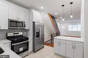 2445 S Rosewood St, Philadelphia, PA 19145 - Photo 13