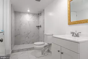 2445 S Rosewood St, Philadelphia, PA 19145 - Photo 23