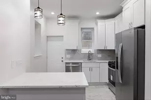 2445 S Rosewood St, Philadelphia, PA 19145 - Photo 9