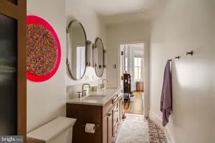 2203 St James Pl, Philadelphia, PA 19103 - Photo 23