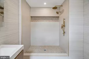 823 N 22nd St, Philadelphia, PA 19130 - Photo 13