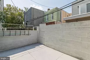 1652 S LeCount St, Philadelphia, PA 19145 - Photo 17