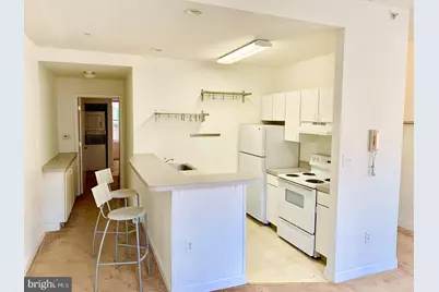 1211 Locust Street #2F, Philadelphia, PA 19107 - Photo 5