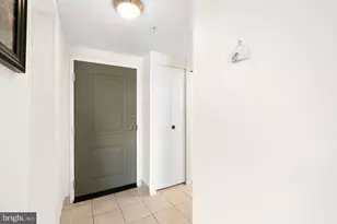 2001 Hamilton St, Philadelphia, PA 19130 - Photo 9