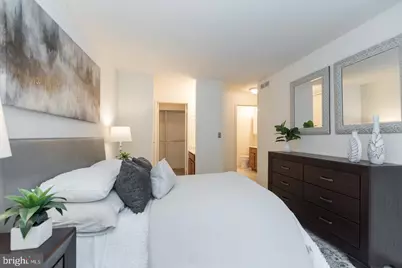 2031 Chancellor Street, Philadelphia, PA 19103 - Photo 15