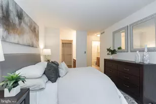 2031 Chancellor St, Philadelphia, PA 19103 - Photo 15