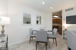 2031 Chancellor St, Philadelphia, PA 19103 - Photo 7