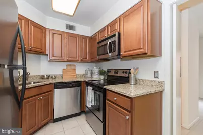 2031 Chancellor Street, Philadelphia, PA 19103 - Photo 11