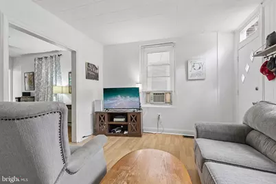 704 Belgrade Street, Philadelphia, PA 19125 - Photo 5