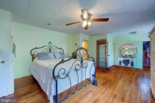 37 E Mermaid Ln, Philadelphia, PA 19118 - Photo 13
